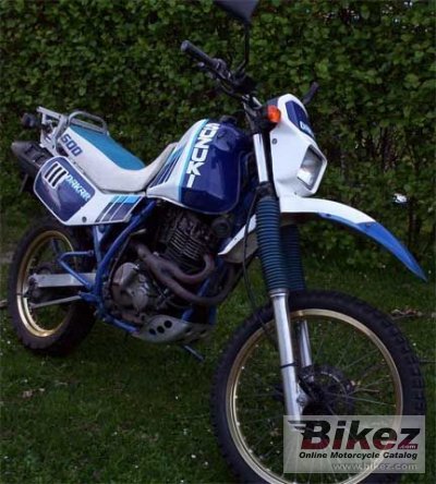 1986 Suzuki DR 600 R Dakar photo